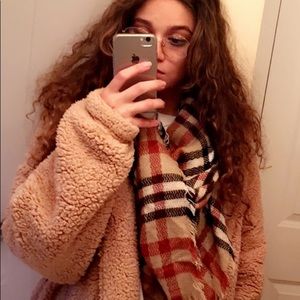 Meet your Posher, Julia